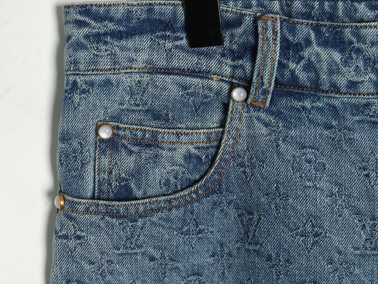 L Jeans