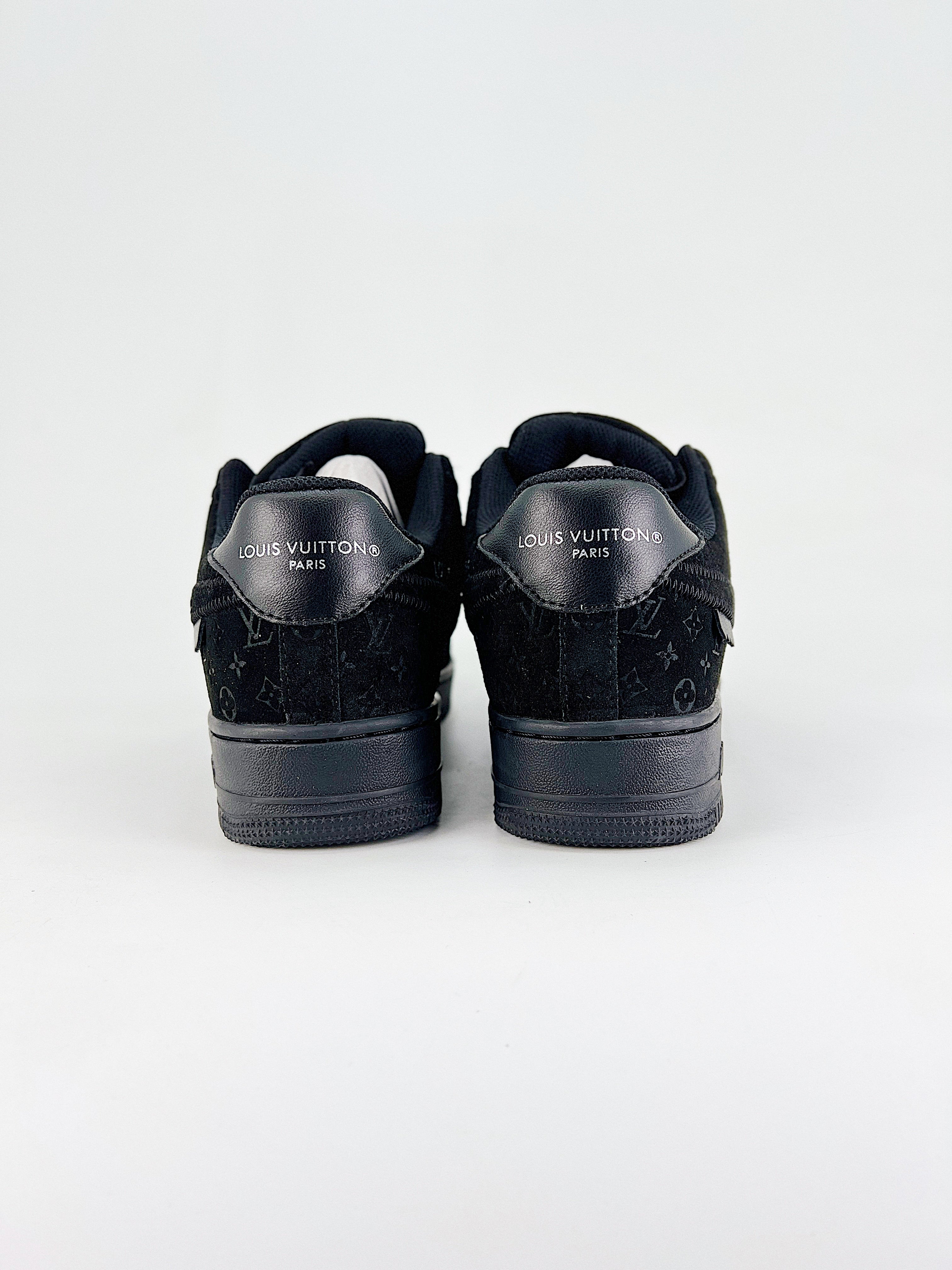 L Sneaker schwarz