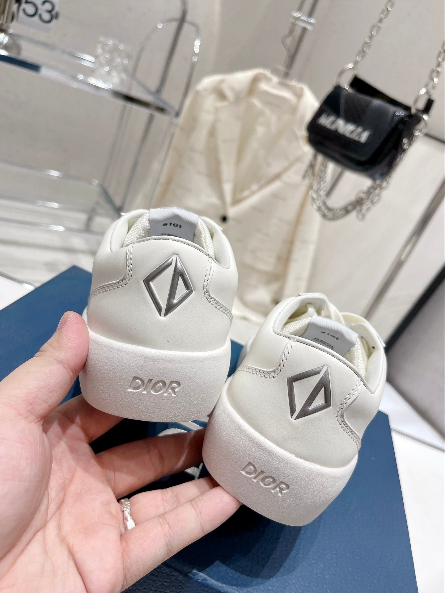 D Sneaker