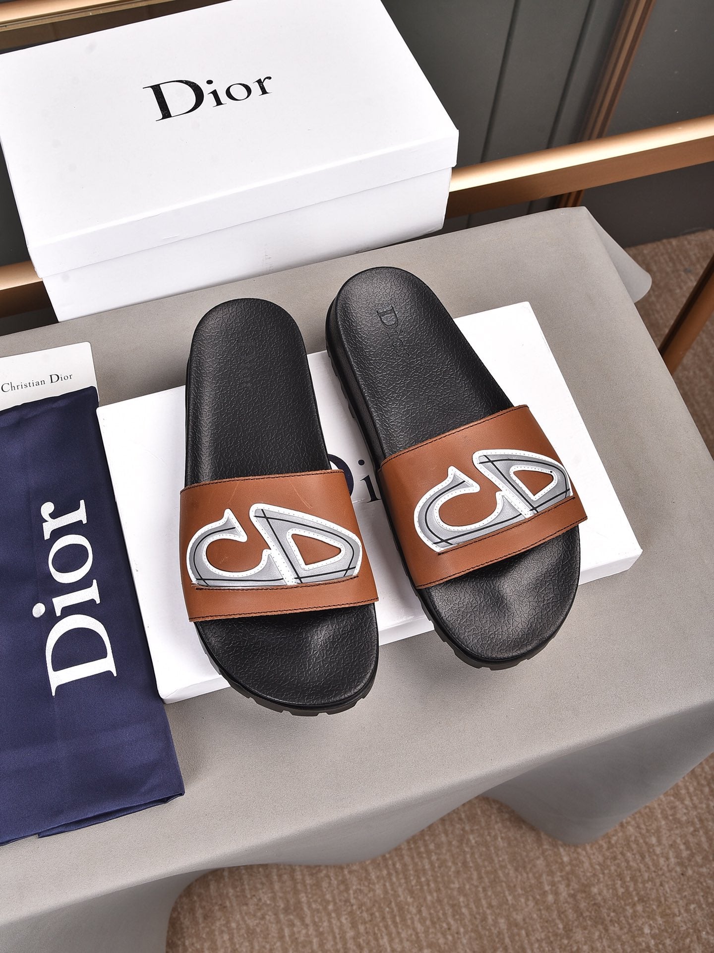 D Slipper