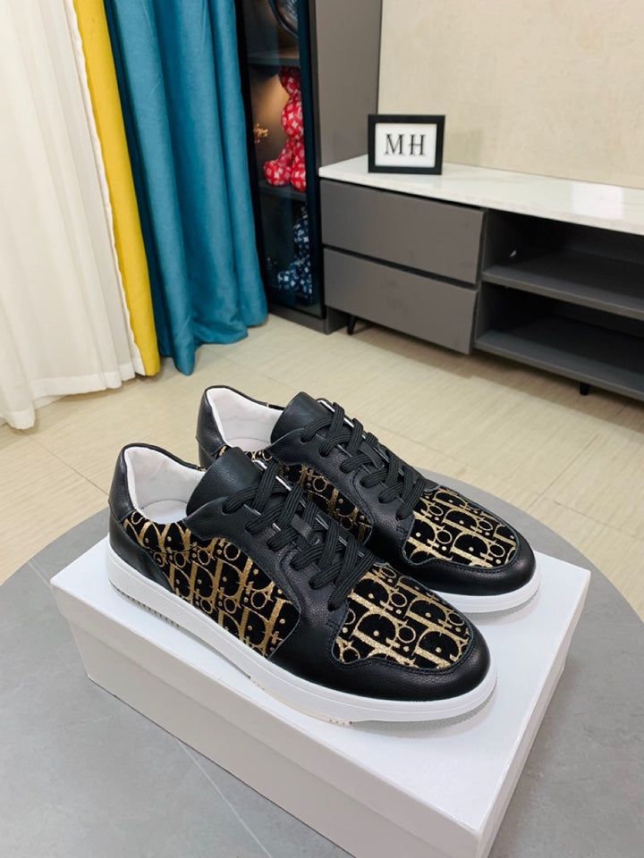 D Sneaker