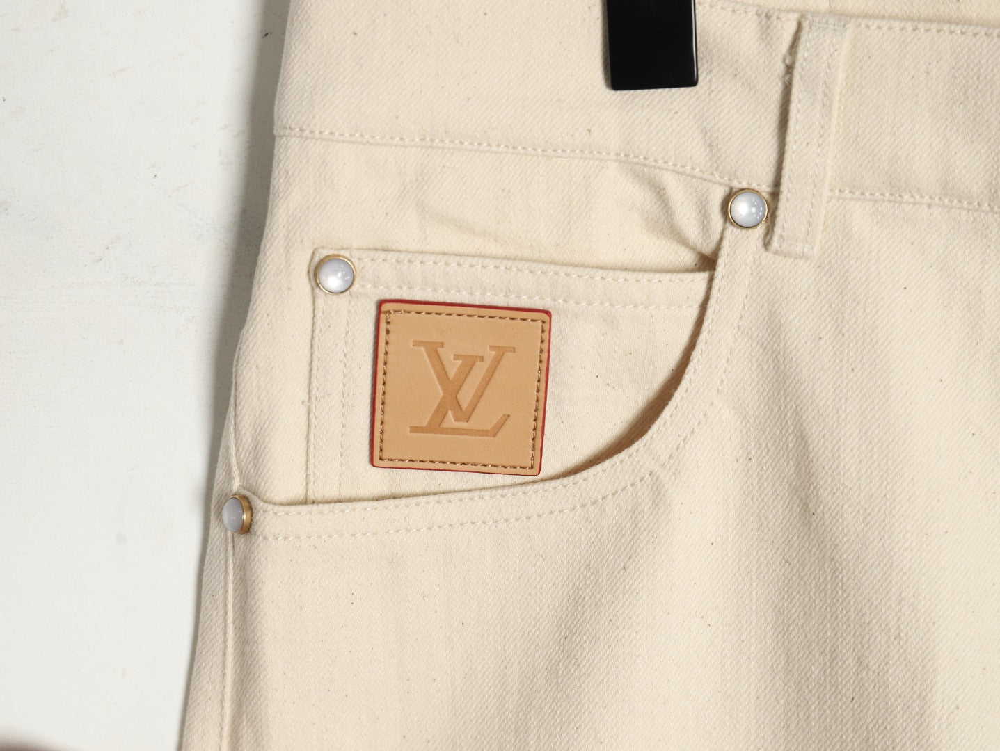 L Jeans