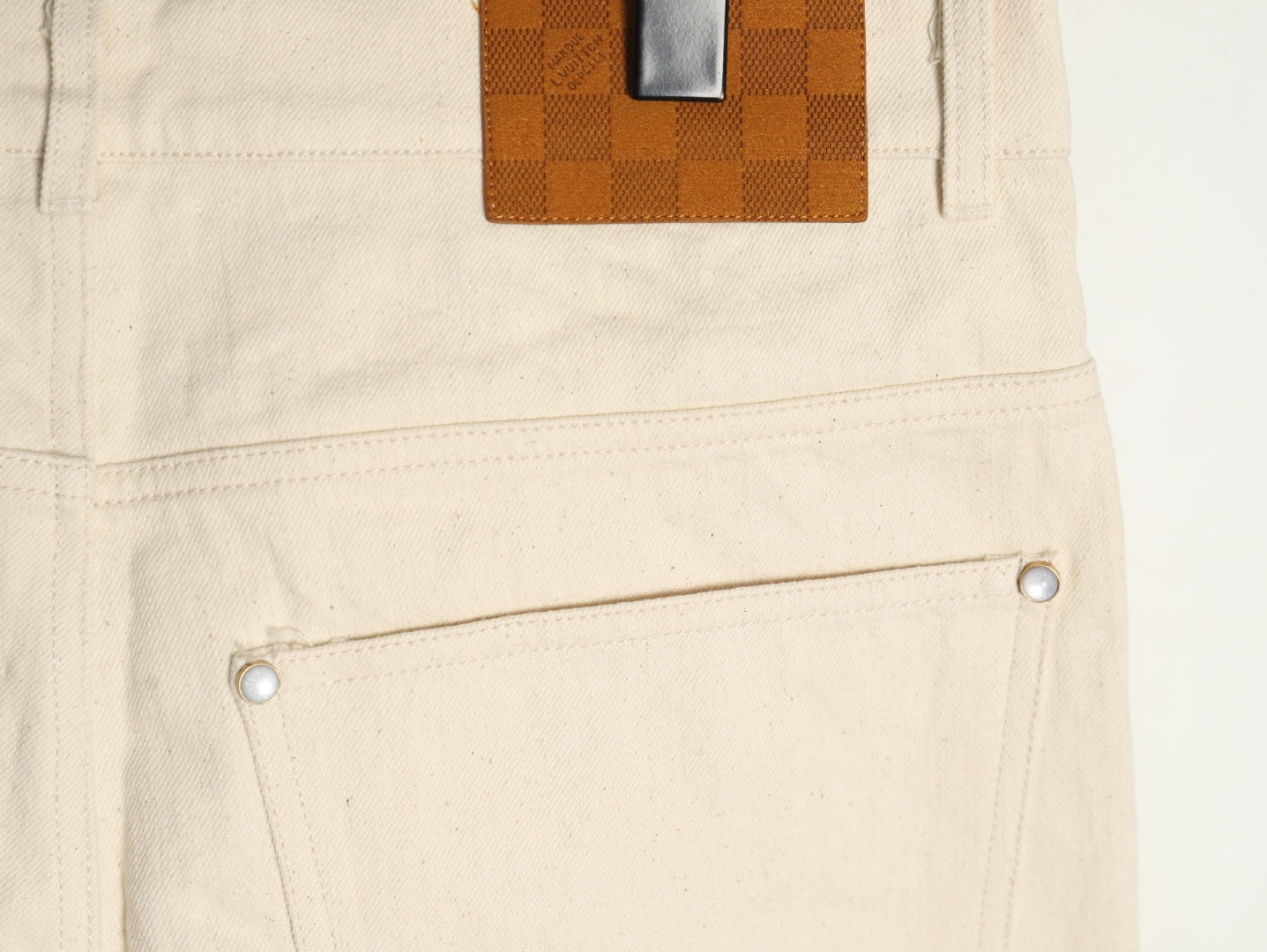 L Jeans