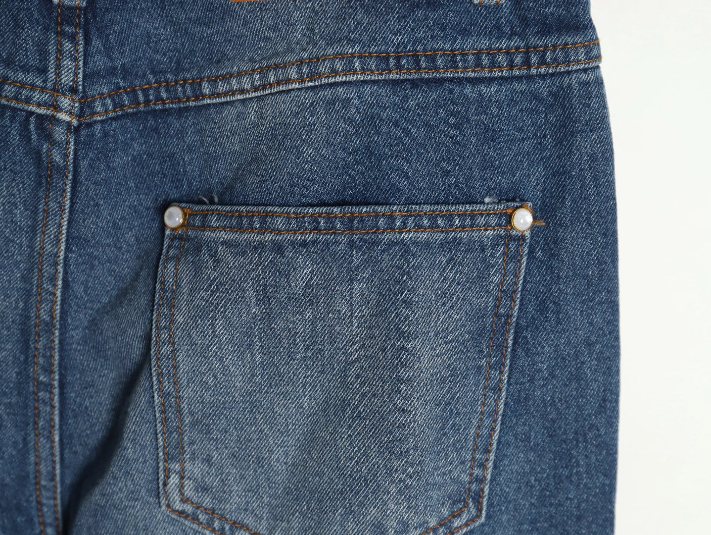 L Jeans