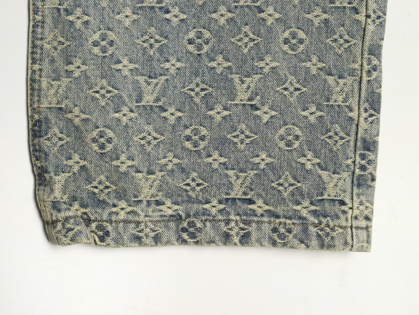 L Jeans