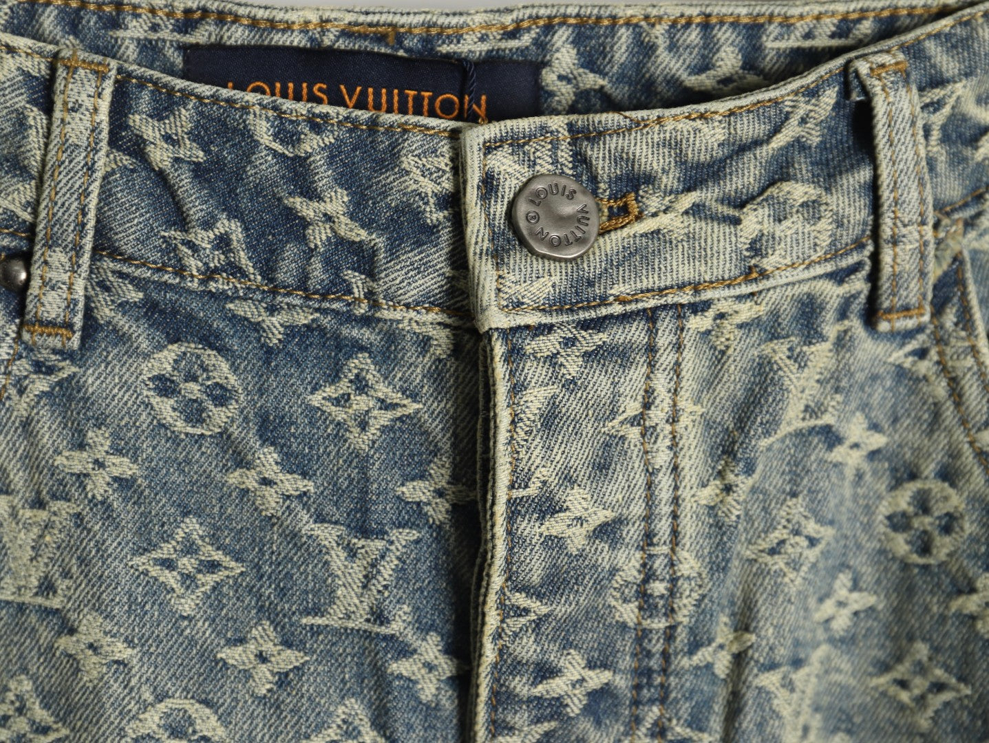 L Jeans