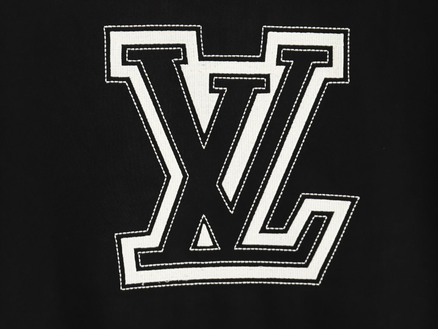 L T-Shirt