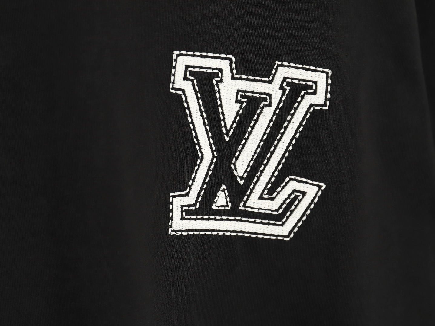 L T-Shirt
