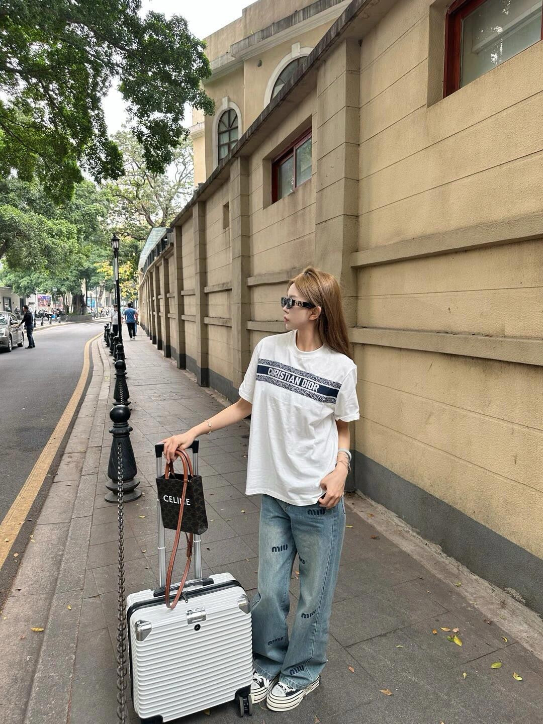 D T-Shirt