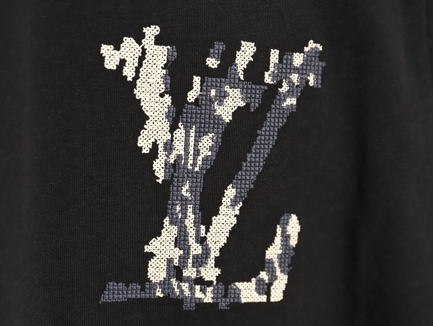 L T-Shirt