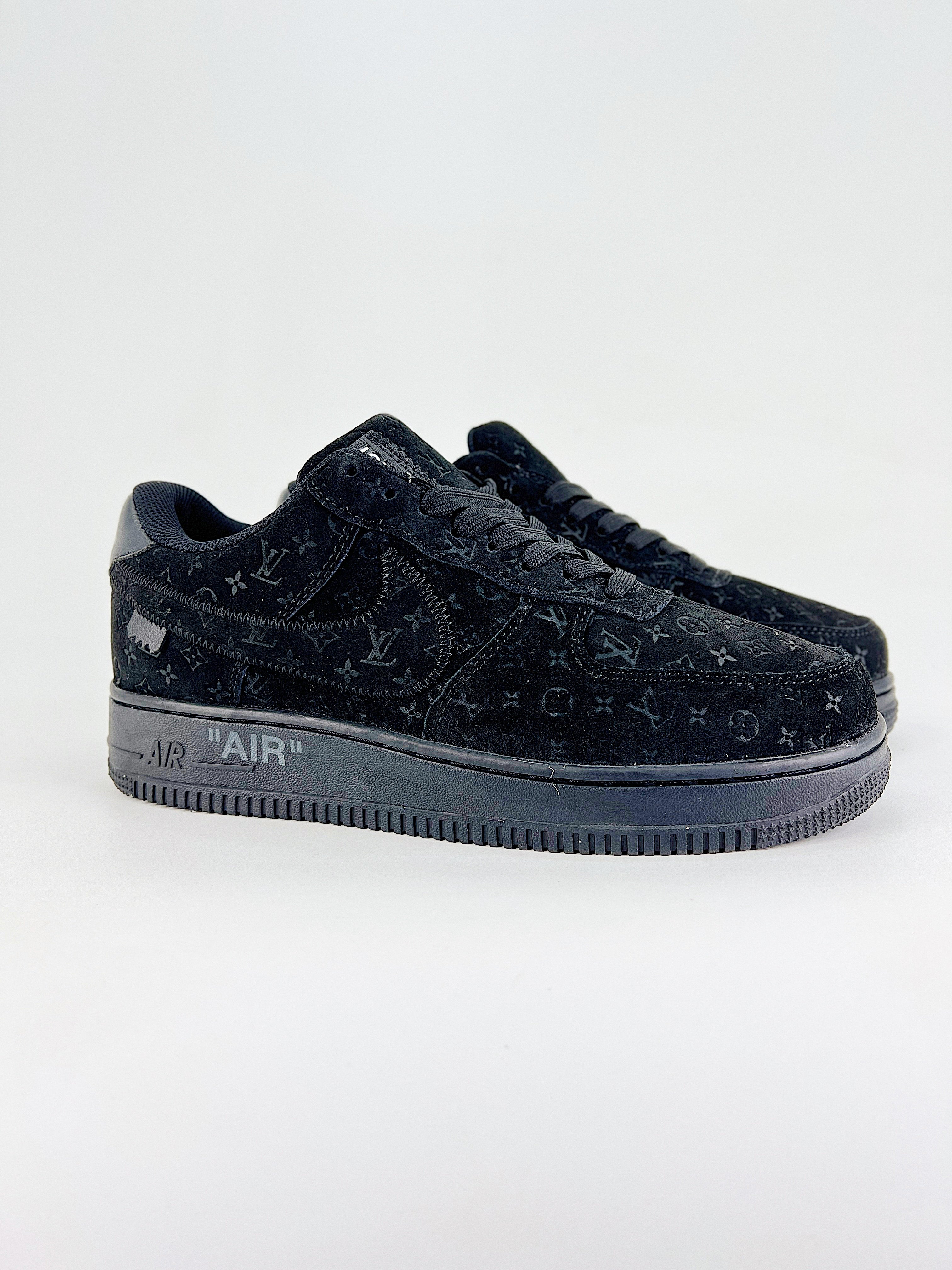 L Sneaker schwarz