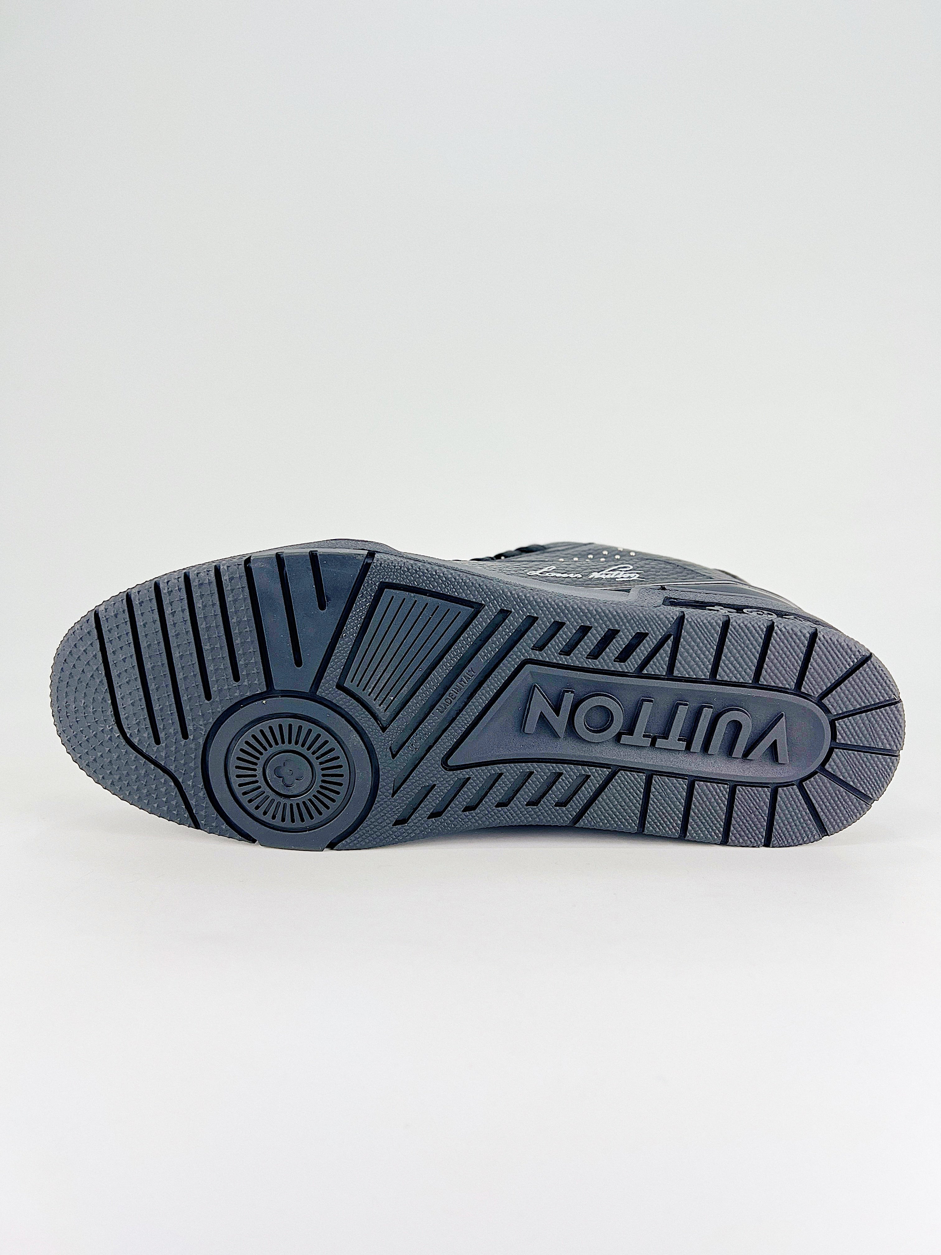 L Sneaker schwarz