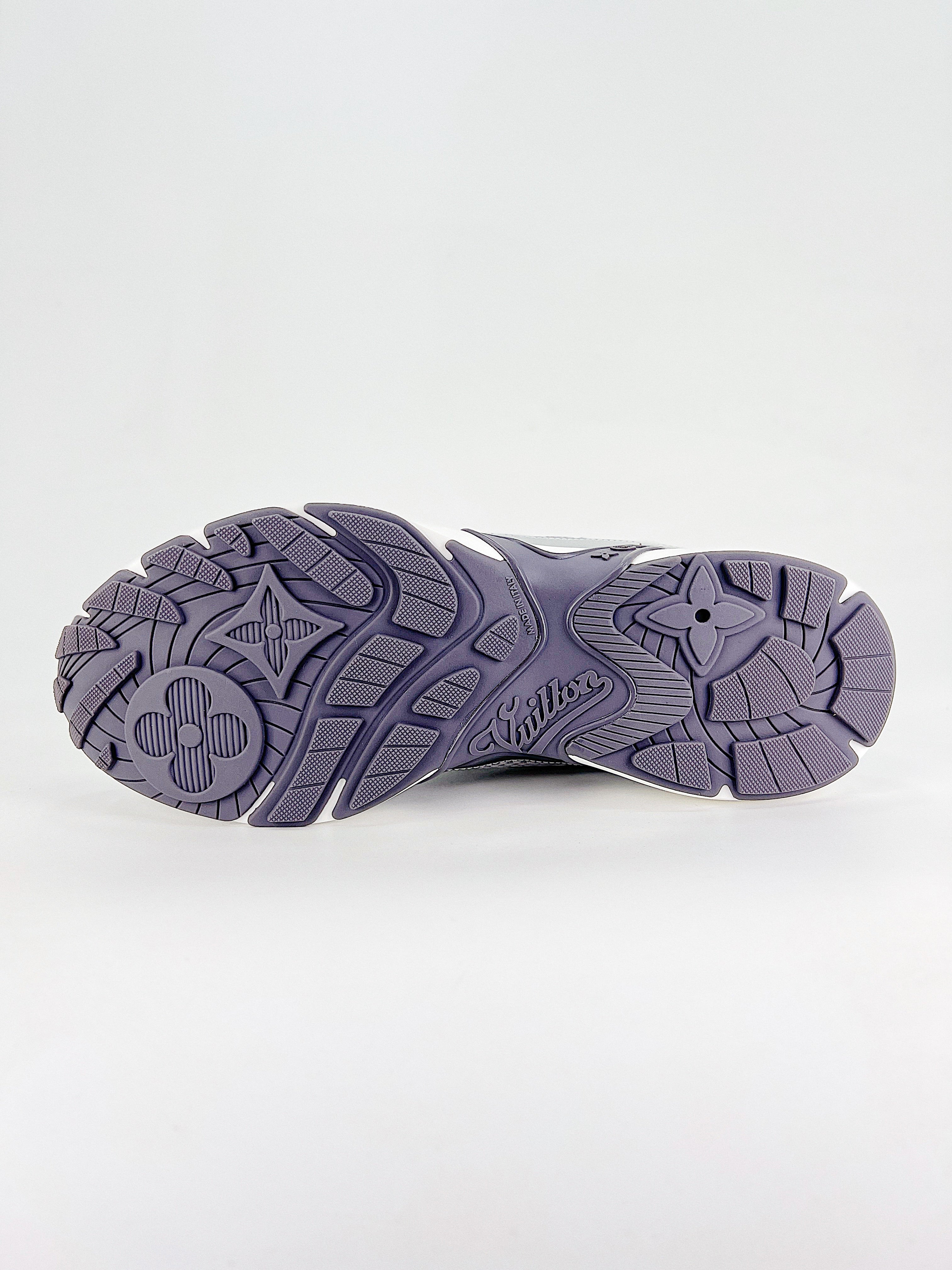L Olympia Sneaker