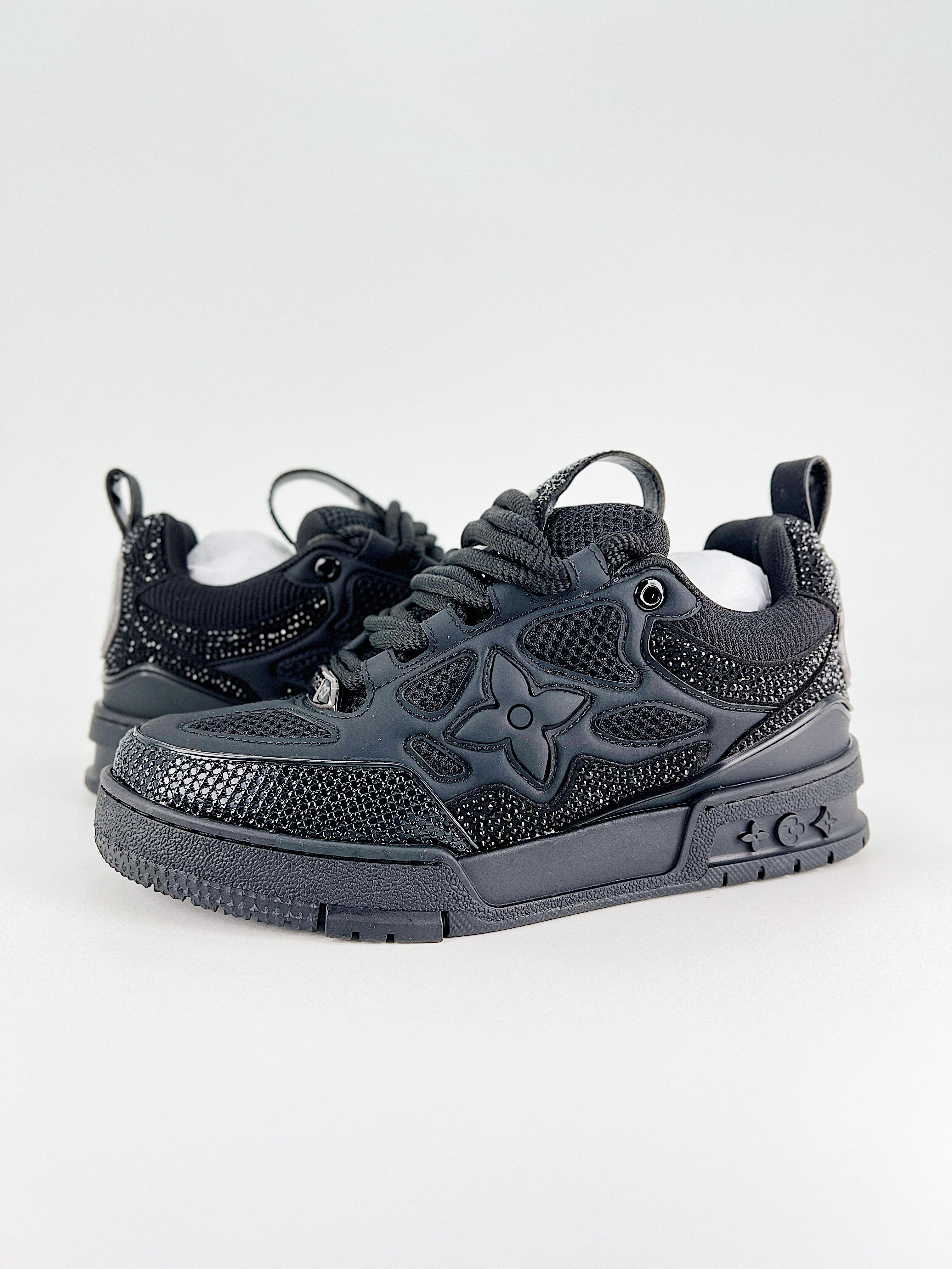 L Sneaker schwarz