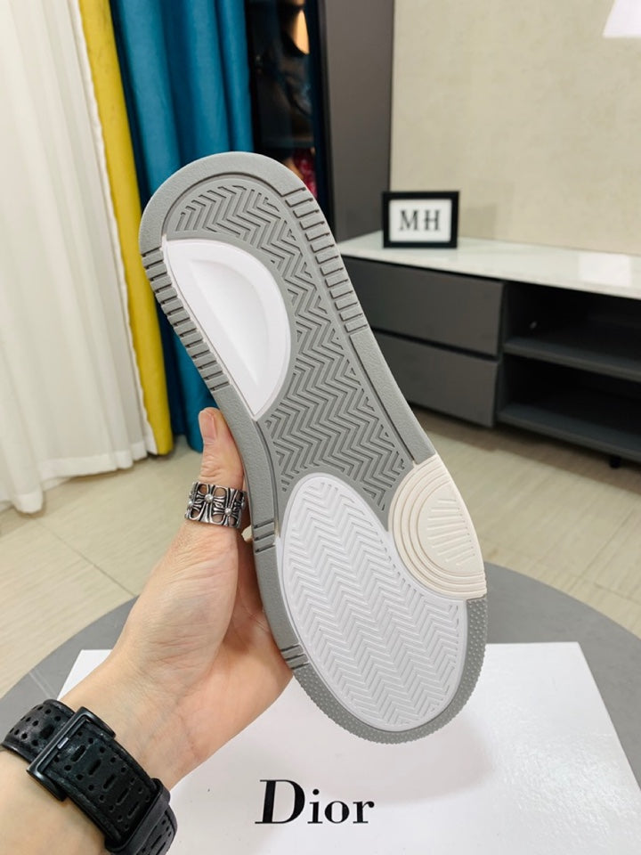 D Sneaker