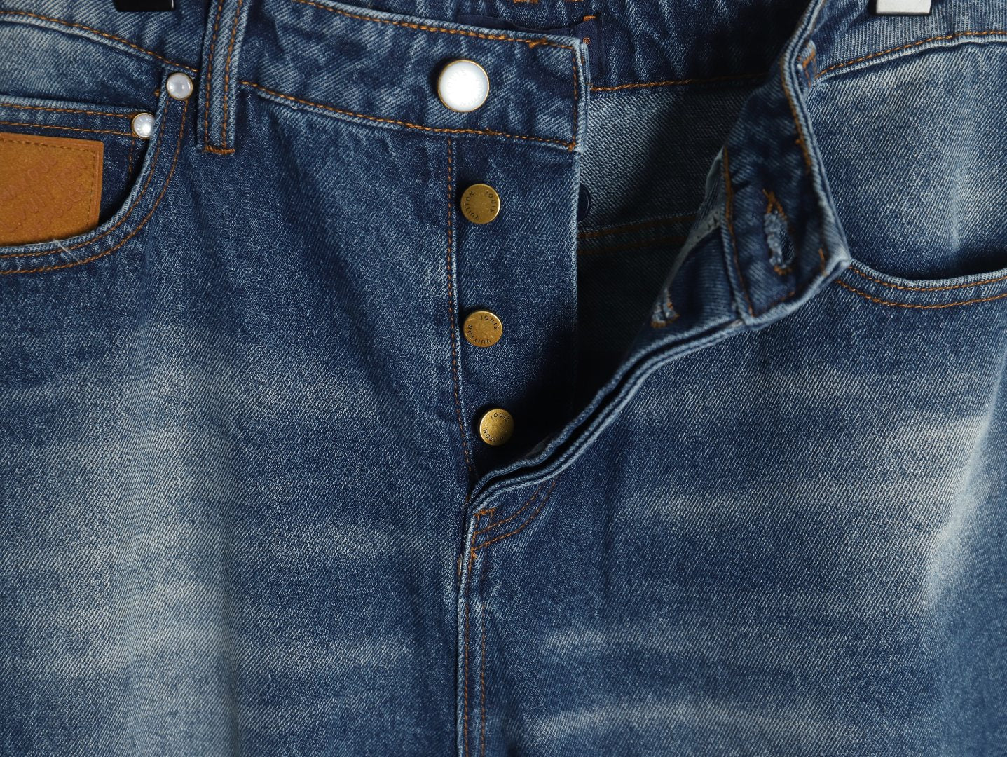 L Jeans