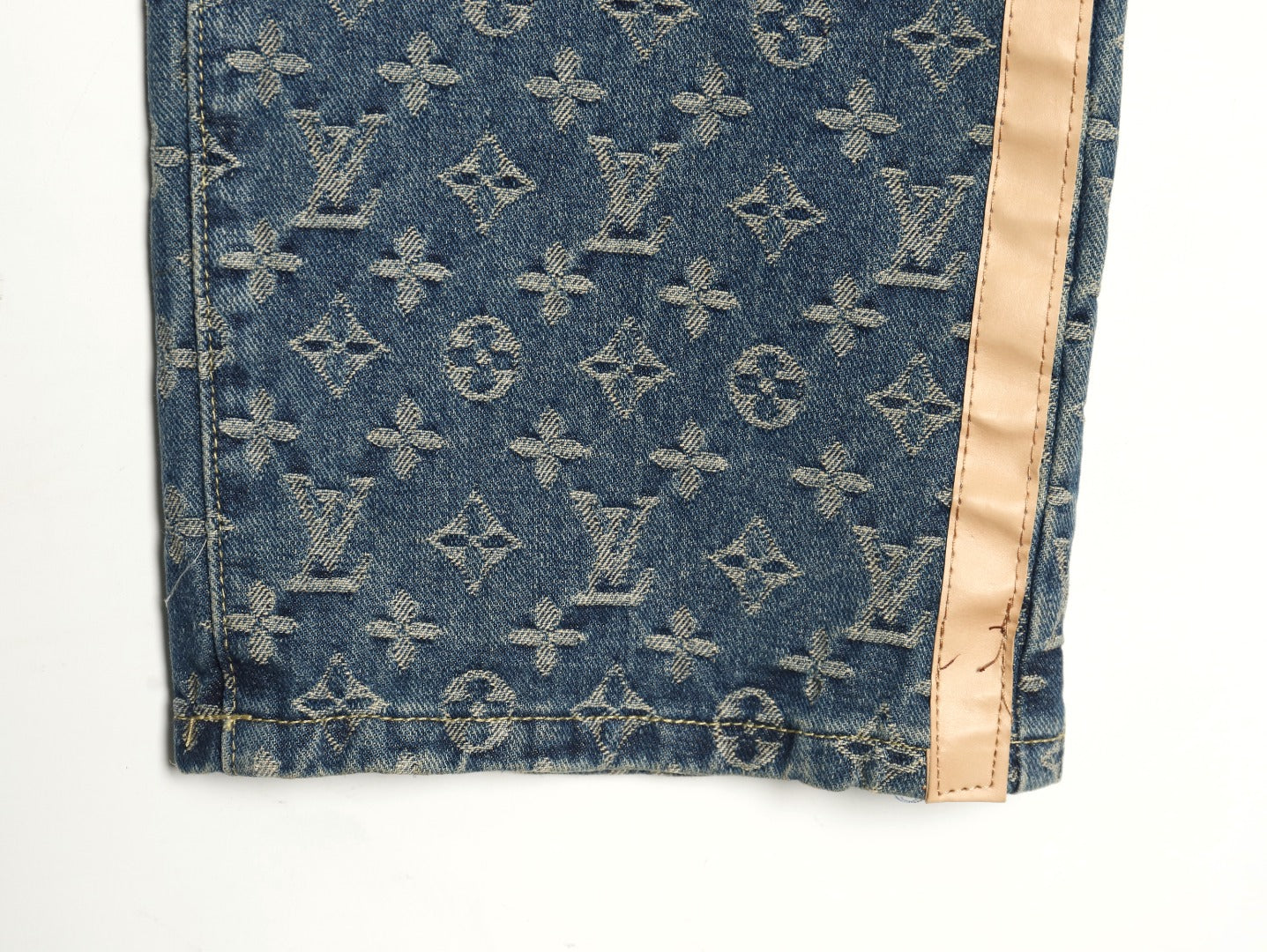 L Jeans