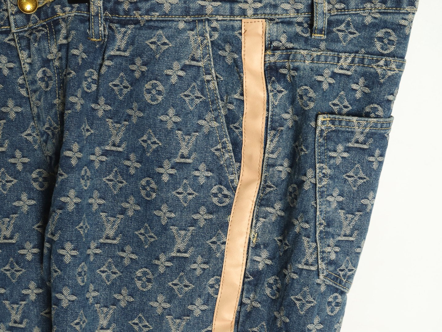L Jeans