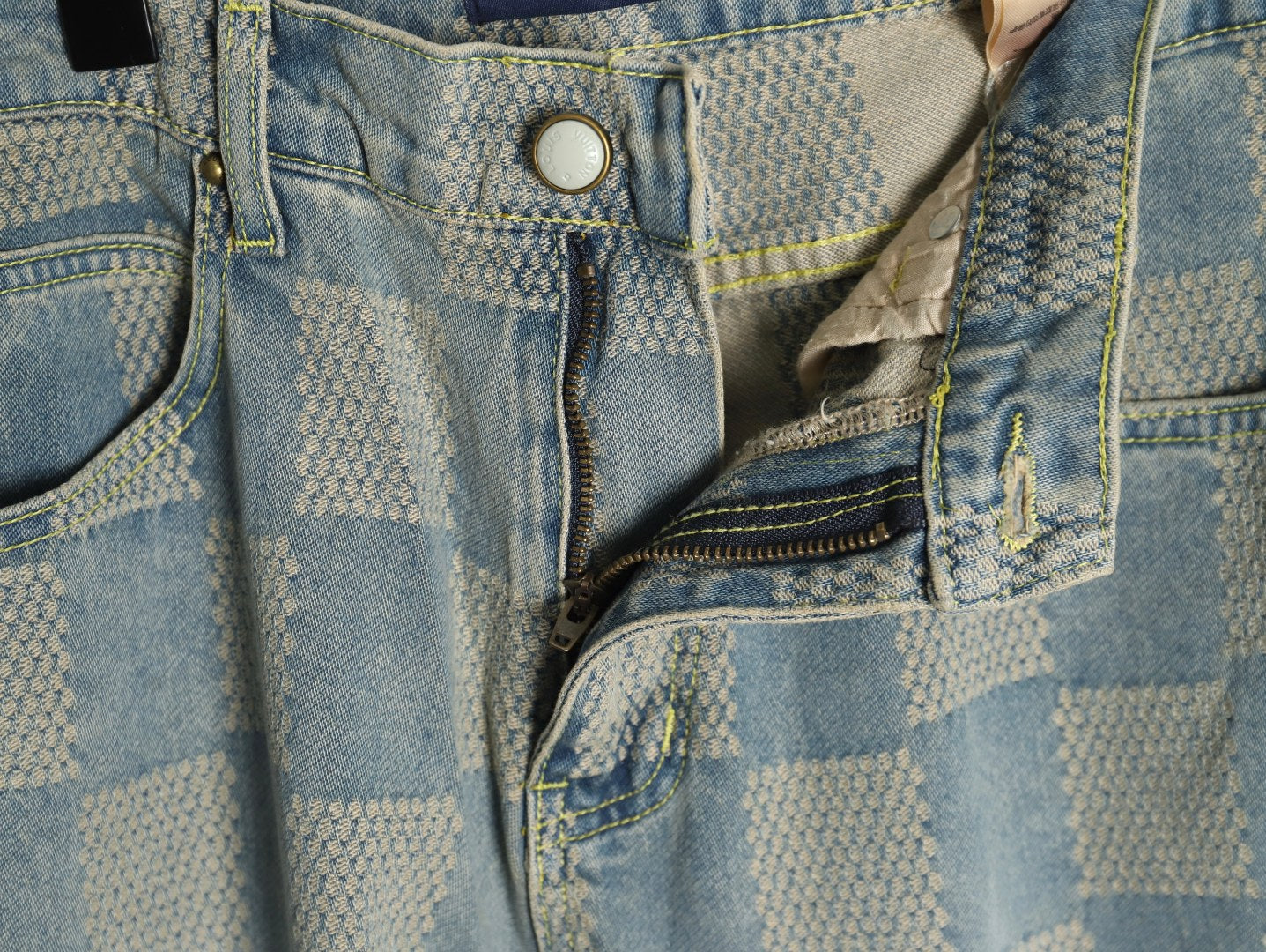 L Jeans