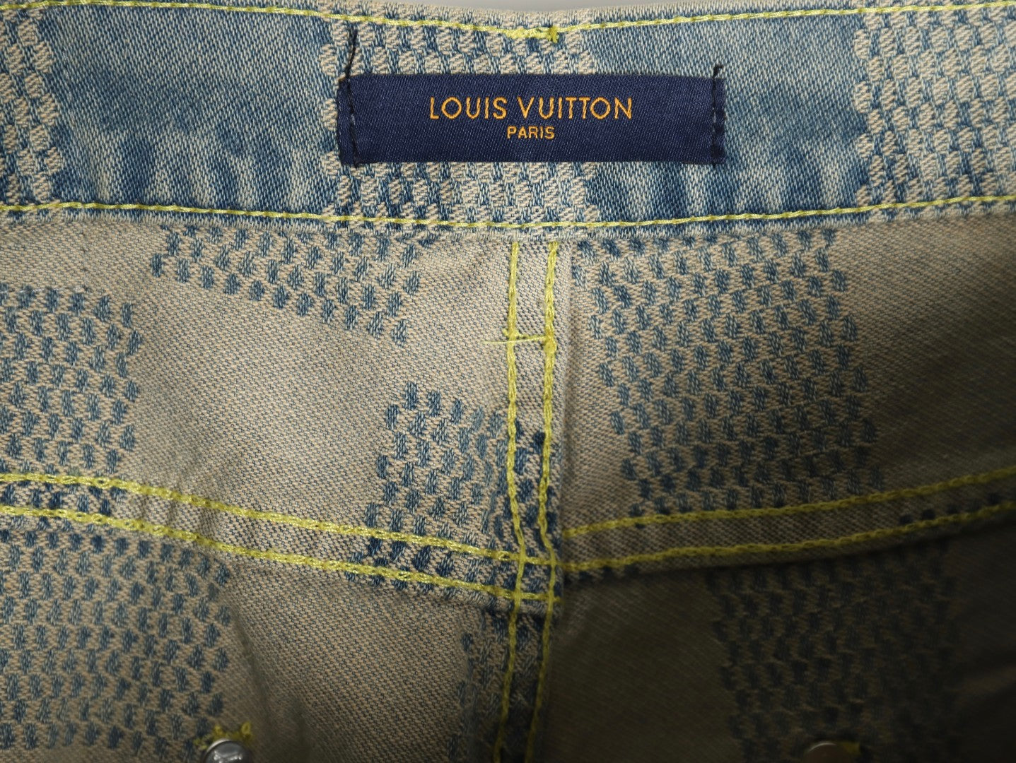 L Jeans