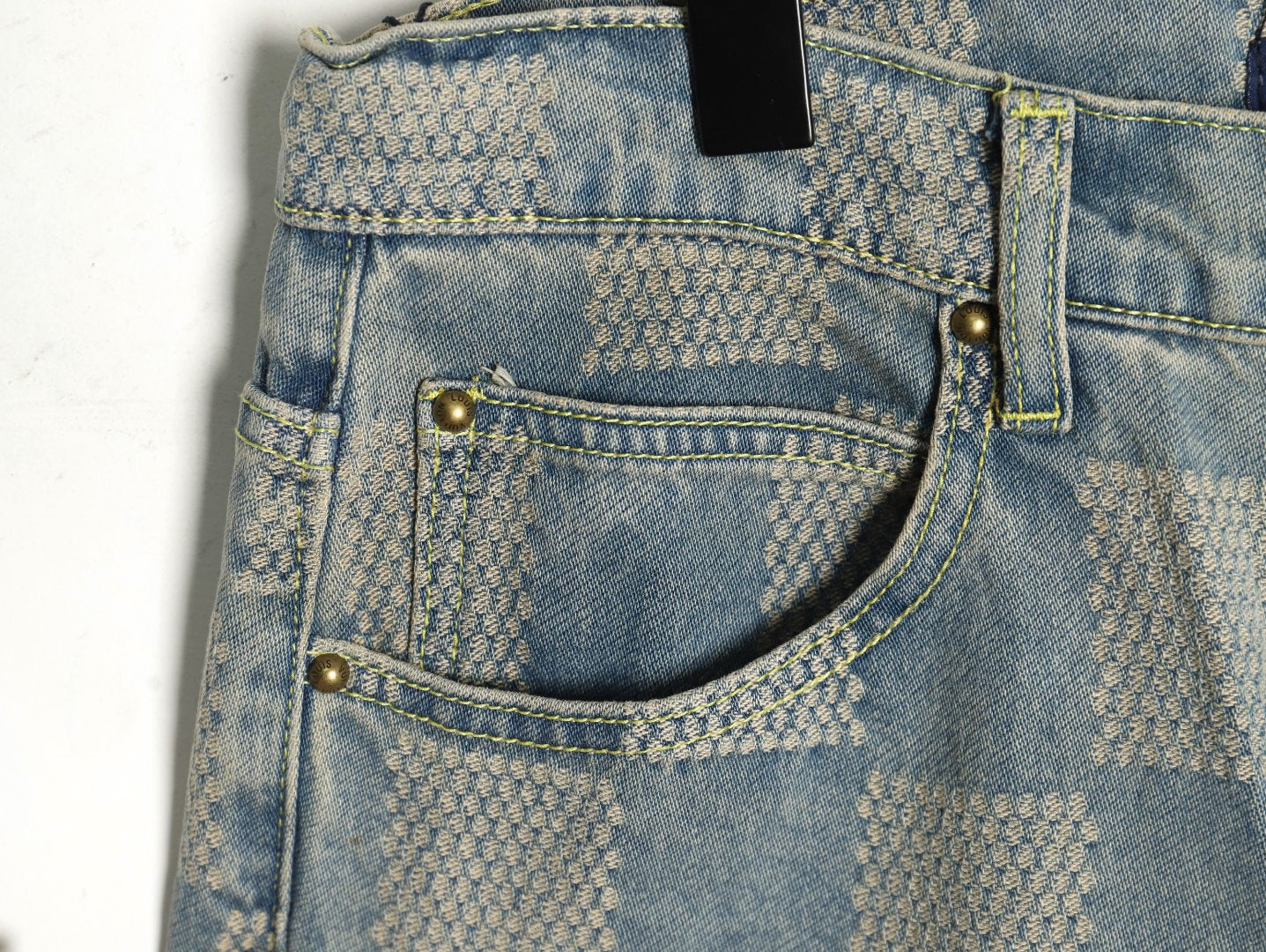 L Jeans