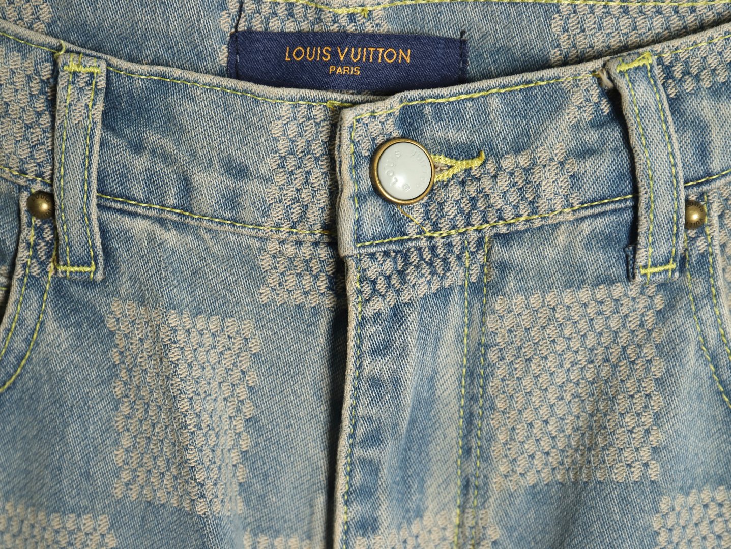 L Jeans