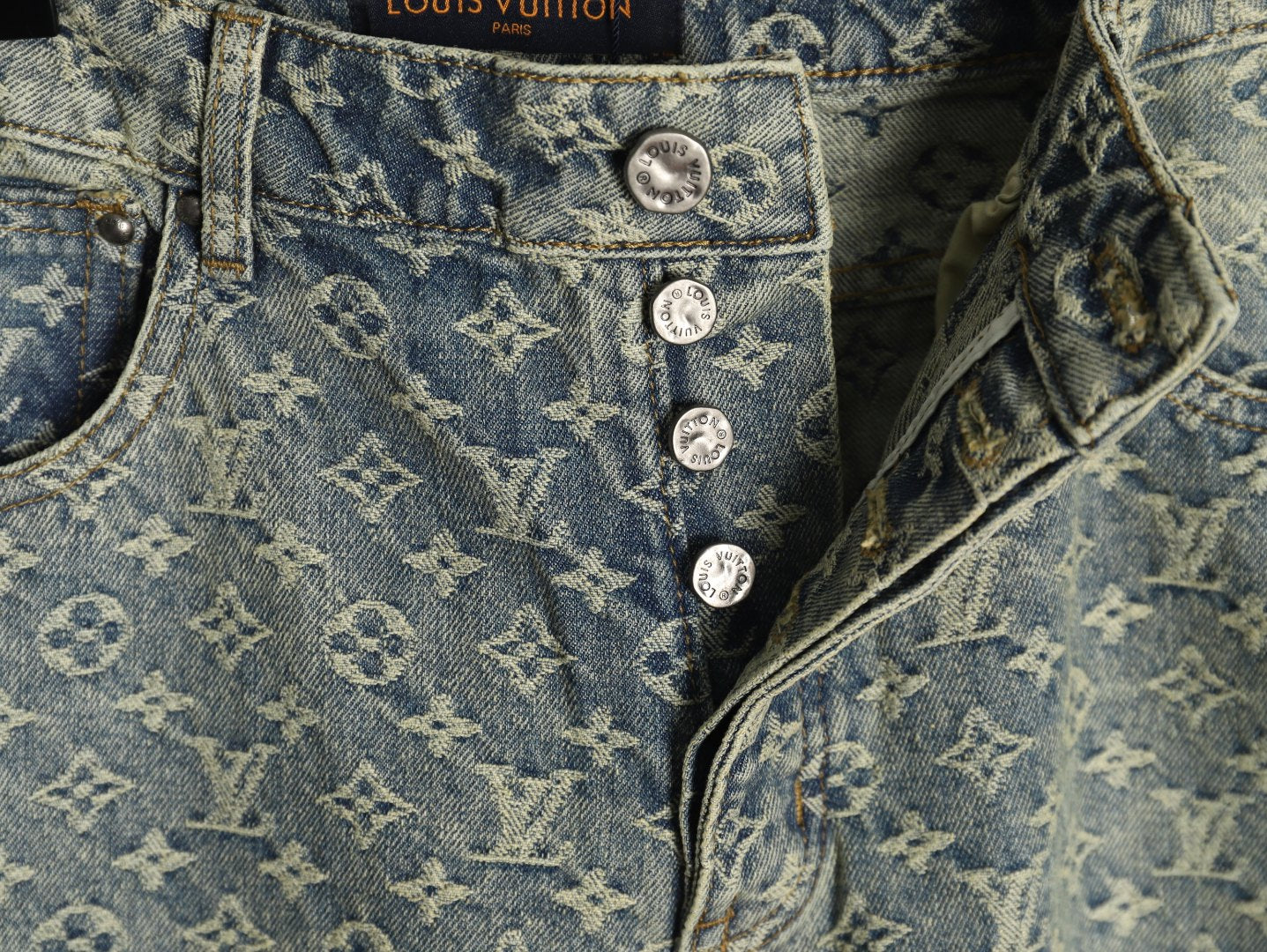 L Jeans
