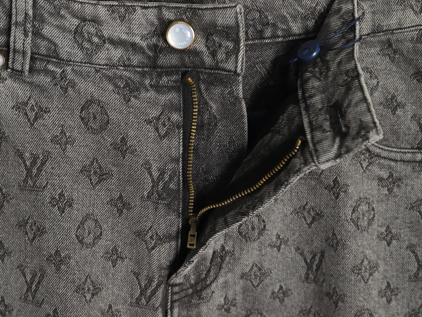 L Jeans