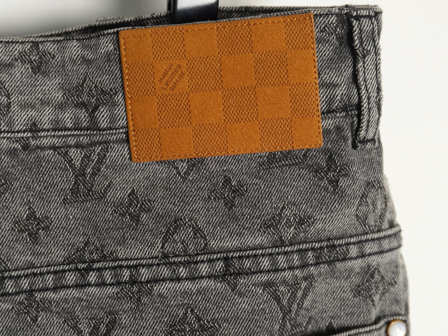 L Jeans