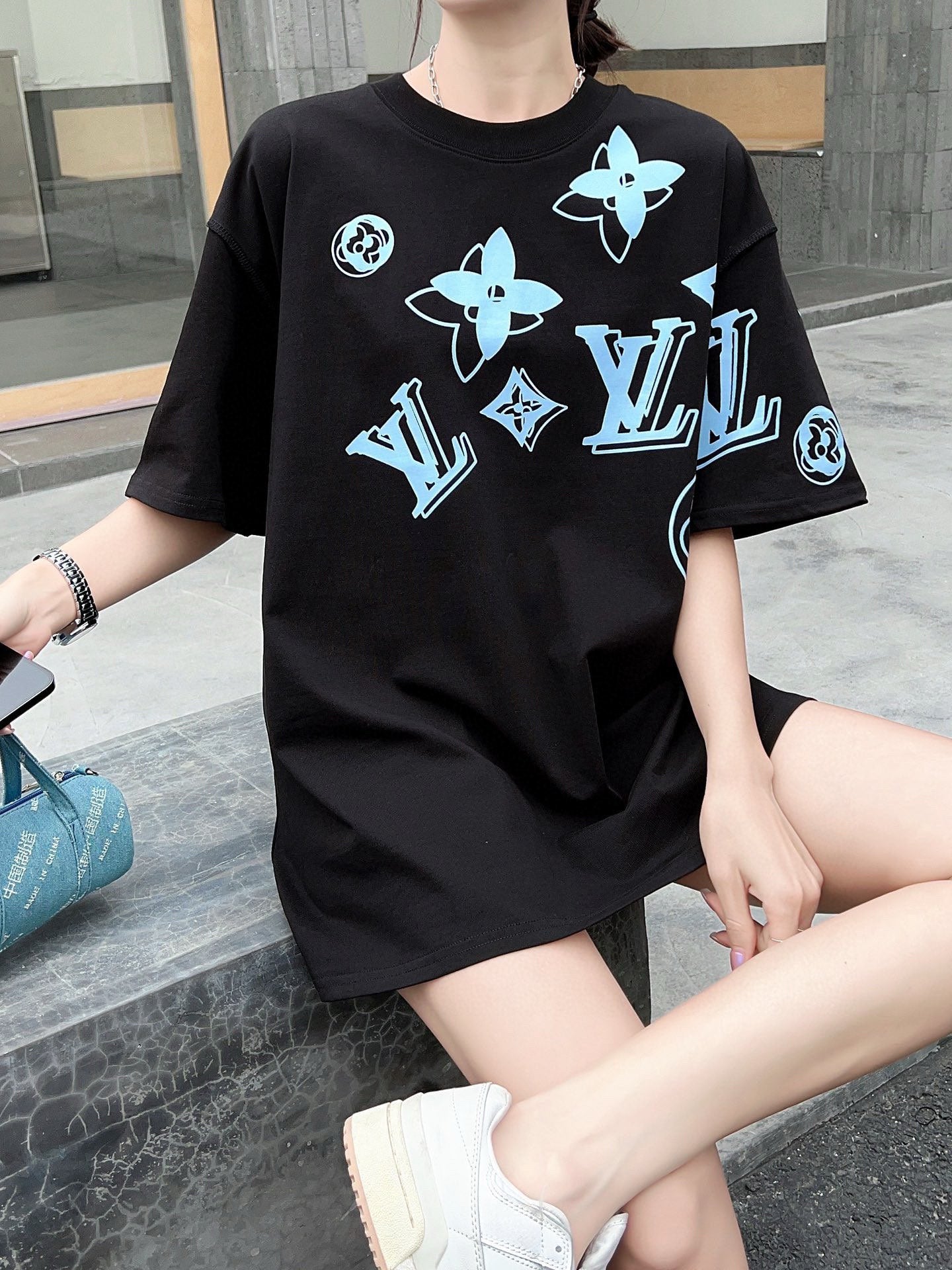 L T-Shirt