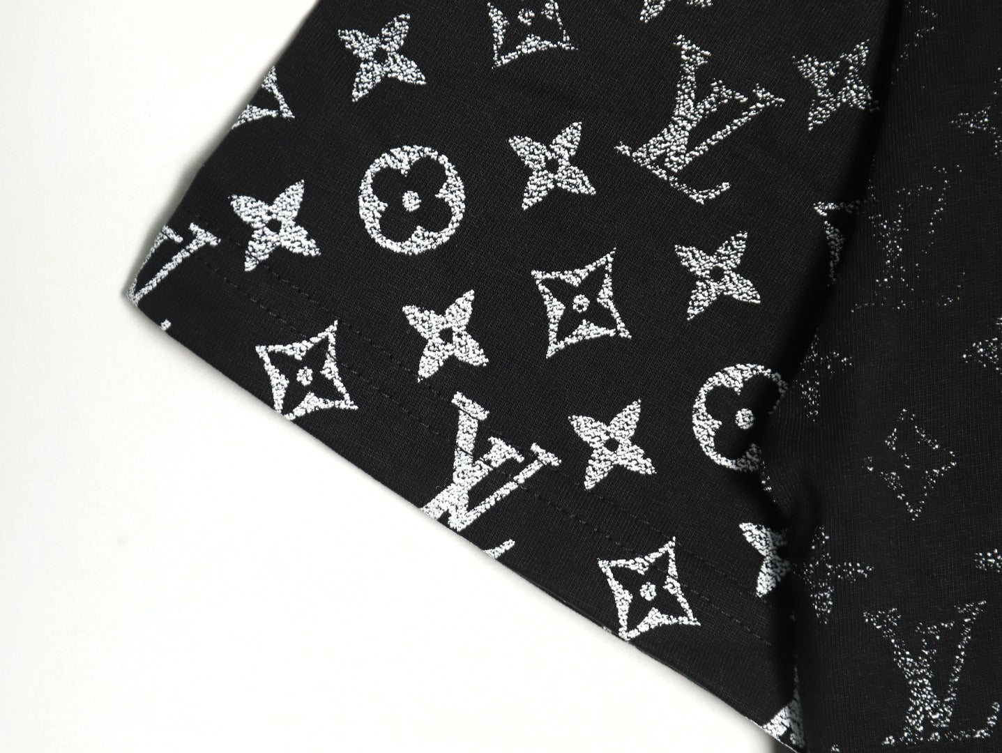 L T-Shirt