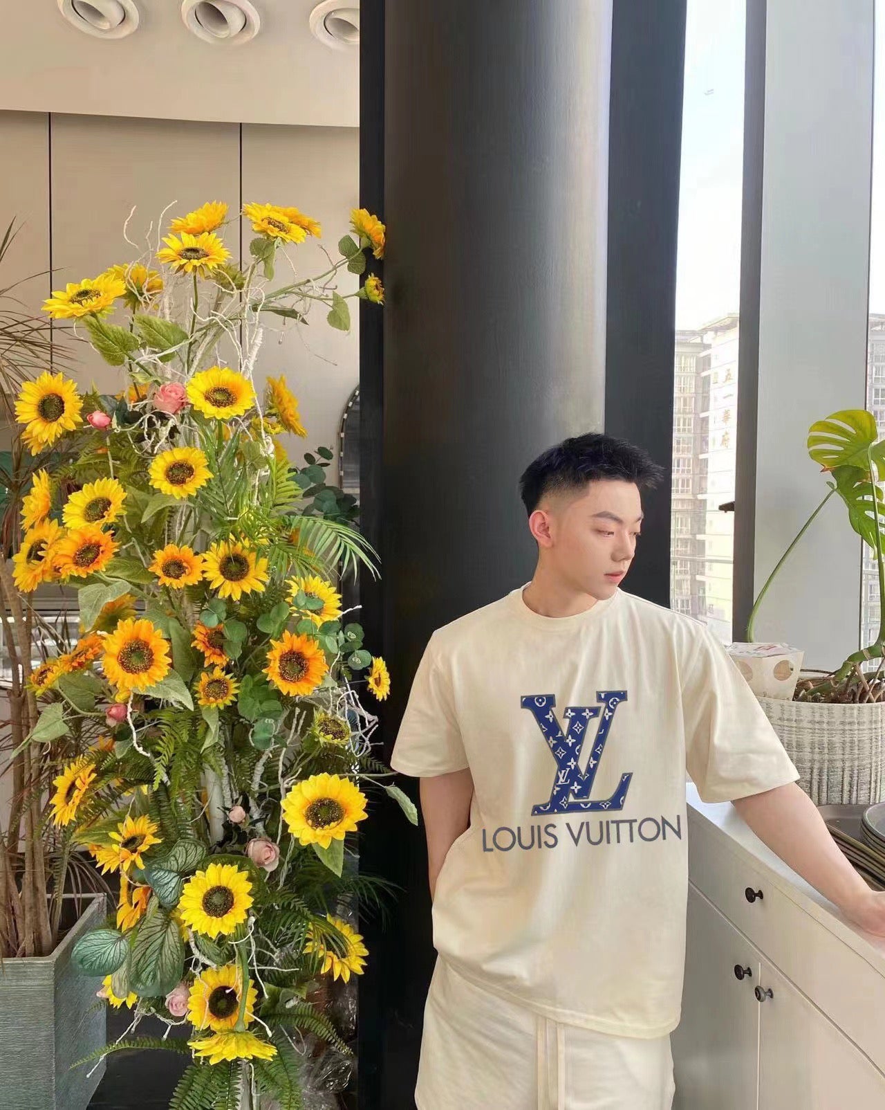 L T-Shirt
