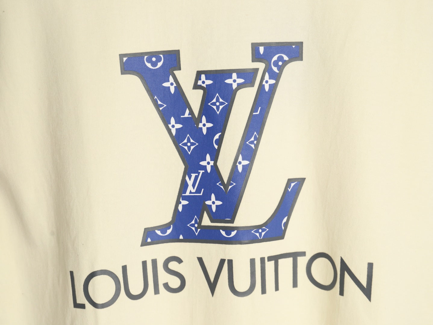 L T-Shirt