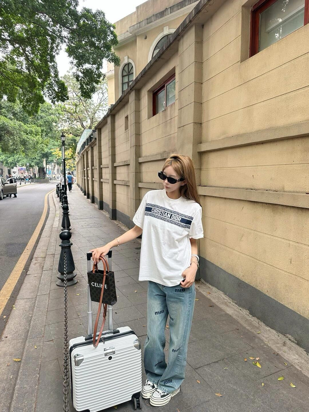 D T-Shirt