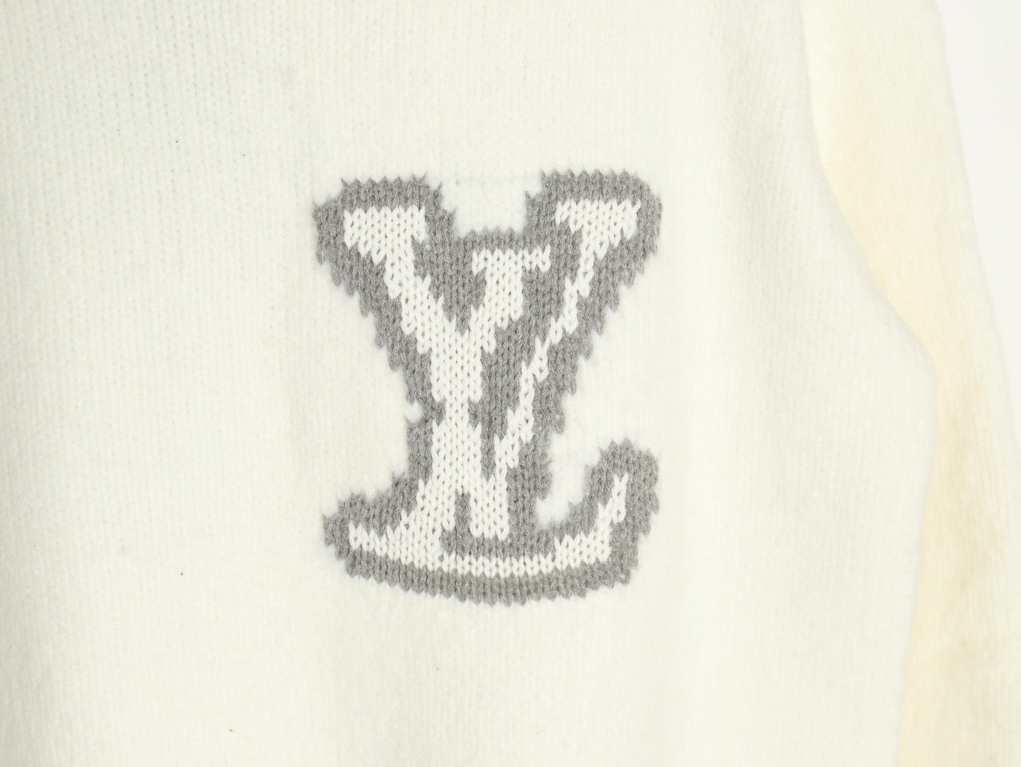 L Sweater