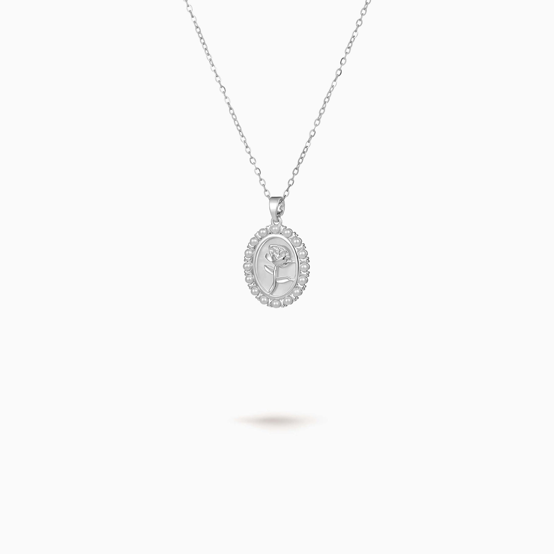 Elegante VILMARIE Rose de Perles Halskette aus hochwertigem Edelstahl