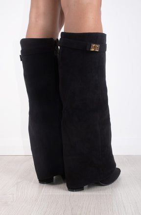 Elegante Kniehohe Veloursstiefel mit breitem Schaft, goldener Spange & Blockabsatz