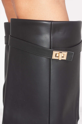 Elegante Kniehohe Veloursstiefel mit breitem Schaft, goldener Spange & Blockabsatz