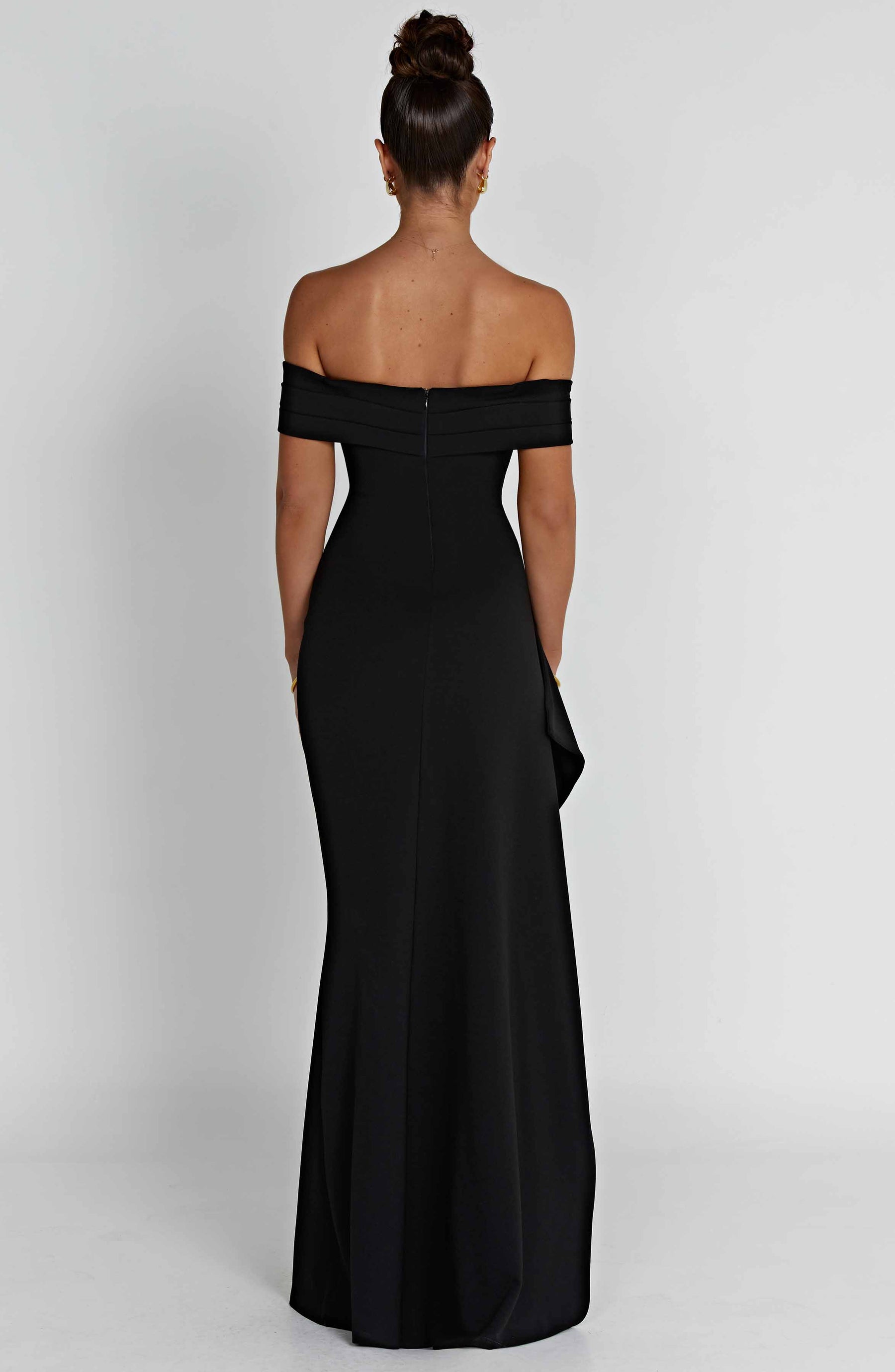 https://cdn.shopify.com/s/files/1/2060/7491/files/joyce-maxi-dress-black-dress-babyboo-fashion-30866230313023.jpg?v=1757595185
