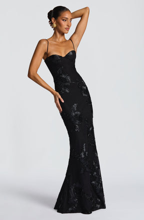 https://cdn.shopify.com/s/files/1/2060/7491/files/nefertiti-maxi-dress-black-dress-babyboo-fashion-1176251070.jpg?v=1756292396