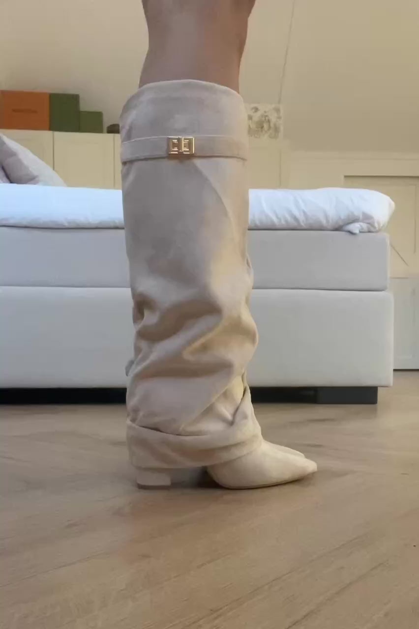 Bella Léa Shark Tall Boot Slouchy Design Cremeweiß