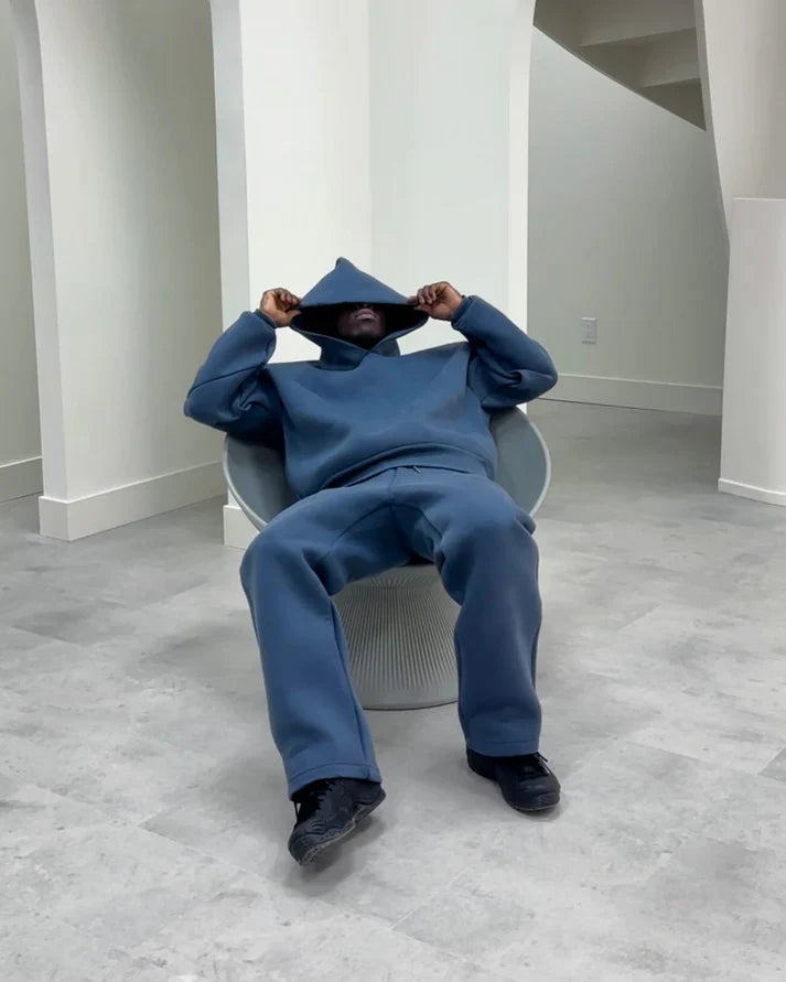 Minimalistischer Komfort-Trainingsanzug: Hoodie & Jogger für Entspannung und Stil