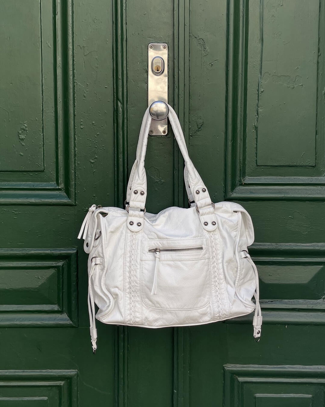 SOERA Tanja Schultertasche Damen aus veganem Leder in Schwarz